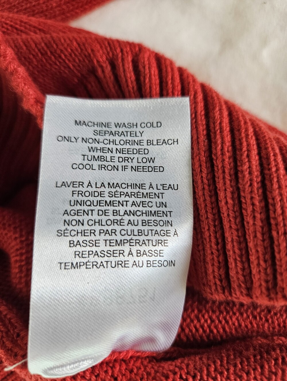 Red Maple Leaf 100% Cotton Women's Crewneck Sweater NWT Size Medium Canada Day - Picture 9 of 11